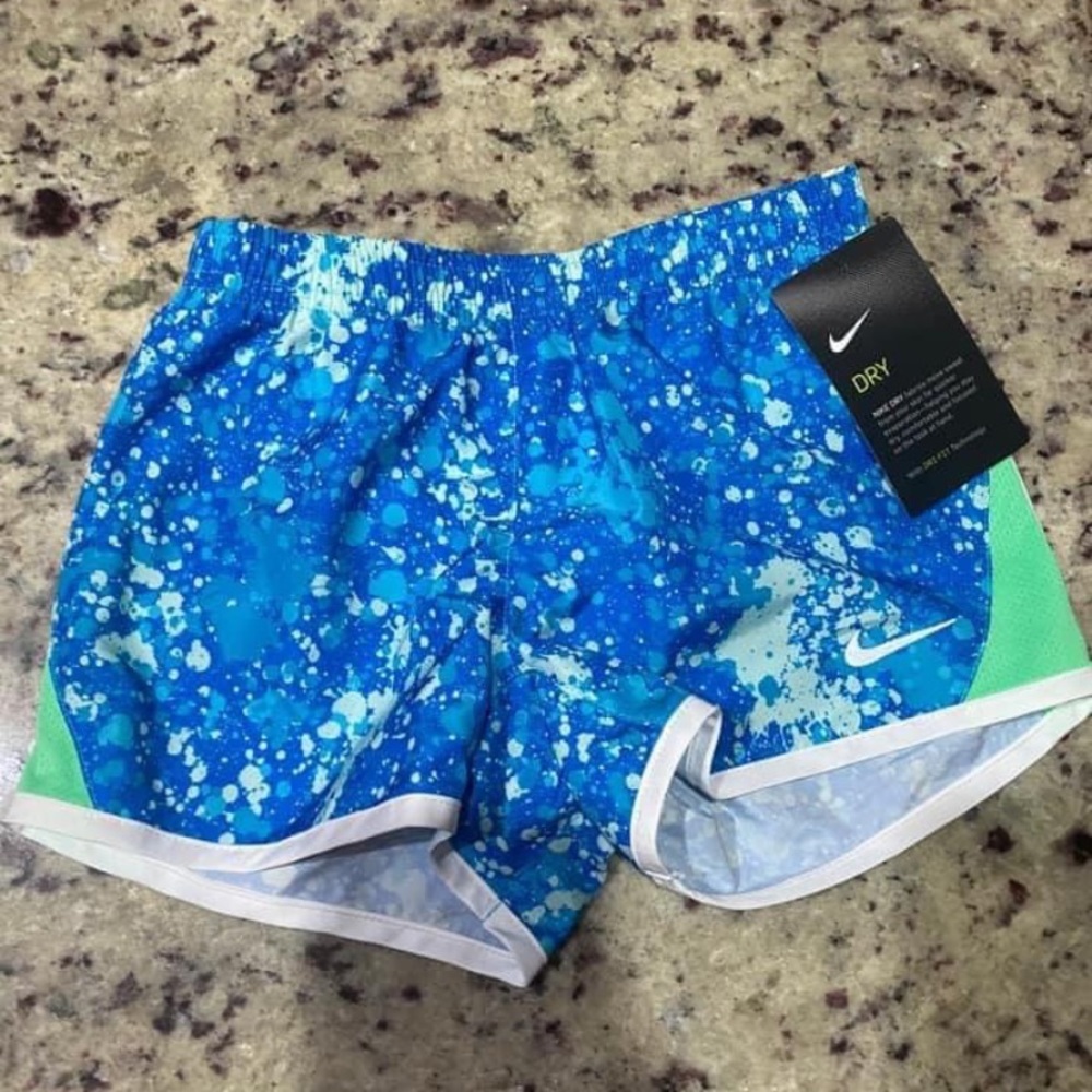 Nike dri fit tempo shorts nwt size 6